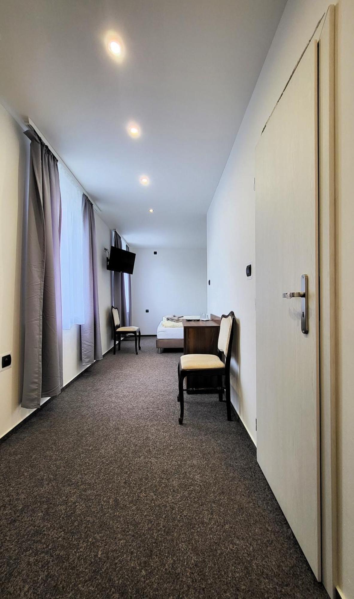 Alcorso Pension Banska Bystrica Exterior photo