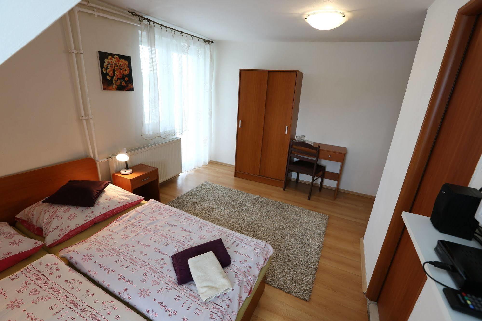 Alcorso Pension Banska Bystrica Exterior photo